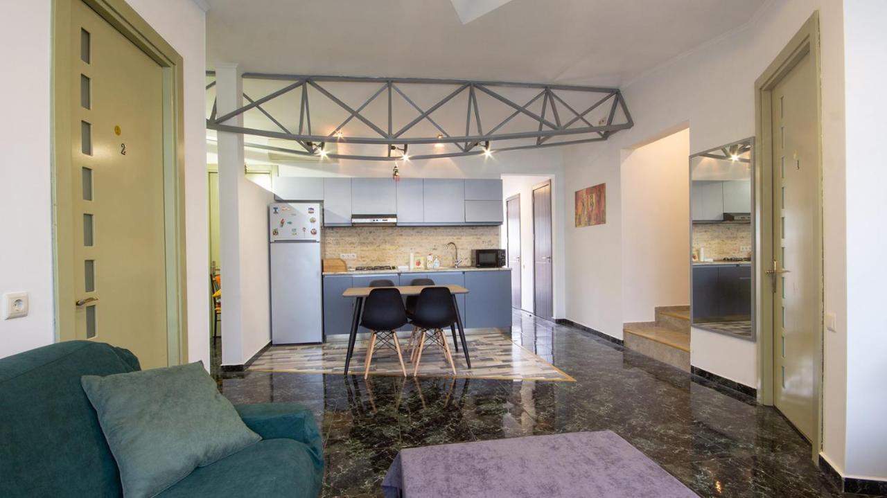 4 Bedroom Apartment On Liberty Square Tbilisi Luaran gambar